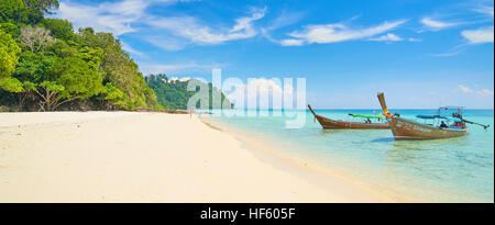 Spiaggia sabbiosa a Bu Bu Isola, Provincia di Krabi, Thailandia Foto Stock