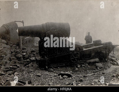 Mortaio italiano da 28 cm a Monte Toraro durante la prima guerra mondiale Foto Stock