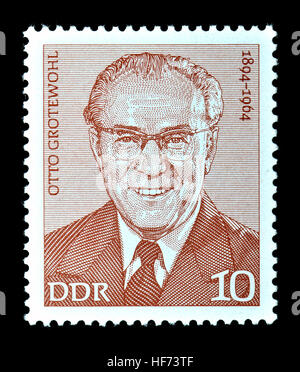 Tedesco orientale francobollo (1974) Otto Grotewohl (1894 - 1964), uomo politico tedesco e il primo ministro della Repubblica Democratica Tedesca dal 1949 u Foto Stock