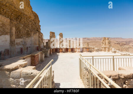 Le rovine del Palazzo di nord in Masada parco nazionale in Israele, un sito del Patrimonio Mondiale come dichiarato dall'UNESCO Foto Stock