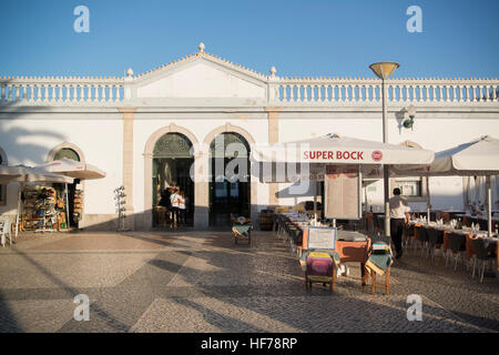 Il vecchio Mercato Coperto nel centro storico della città di Tavira in oriente Algarve nel sud del Portogallo in Europa. Foto Stock