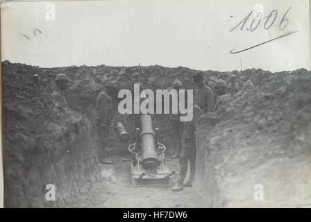 Mortaio di 22 cm presso il corpo ottomano, che trasportava munizioni durante la prima guerra mondiale Foto Stock