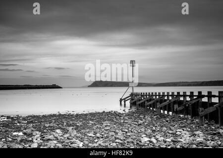 Spiaggia a Fishguard Harbour, pembrokeshire wales Foto Stock