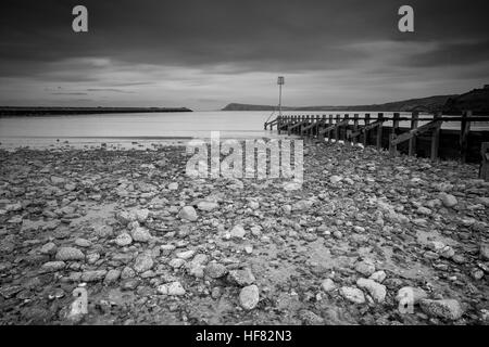 Spiaggia a Fishguard Harbour, Pembrokeshire wales Foto Stock