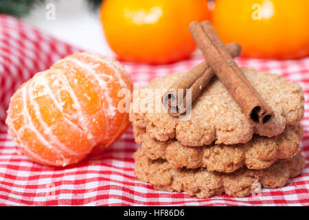 Biscotto integrale, cibo sano, messa a fuoco selettiva e piccole profondità di campo Foto Stock