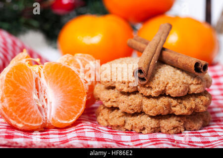 Biscotto integrale, cibo sano, messa a fuoco selettiva e piccole profondità di campo Foto Stock