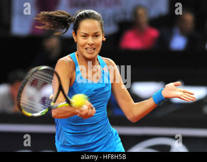 Stuttgart, Germania. 27 apr 2014. Ana IVANOVIC (SRB). Deutschland, Stoccarda: Tennis, WTA: Porsche Tennis Grand Prix 2014 Finale am 27.04.2014, Porsche-Arena. | In tutto il mondo di utilizzo/picture alliance © dpa/Alamy Live News Foto Stock