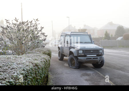 Hucknall, Nottinghamshire, Regno Unito. 29 Dic, 2016. Il congelamento e la nebbia e il gelo di questa mattina nel Nottinghamshire. © Ian Francesco/Alamy Live News Foto Stock