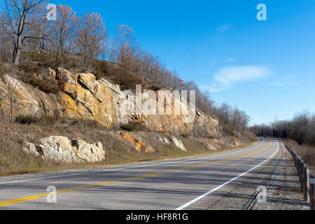 Scudo canadese lungo Hwy 7 in Ontario Canada Foto Stock