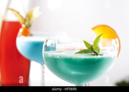 Crema di menta piperita liquore e curacao blu cream liqueur Foto Stock
