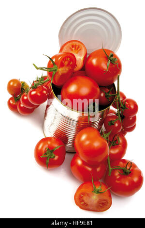 Pomodori in un barattolo di latta, simbolo per conserve di verdura Foto Stock