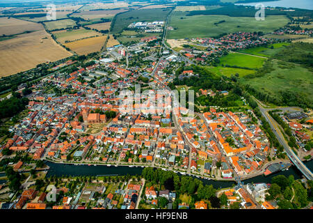 Vista aerea, panoramica su Plau, Müritz Elde fluviale, Meclemburgo Lake District, Meclemburgo-Pomerania Occidentale, Germania Foto Stock