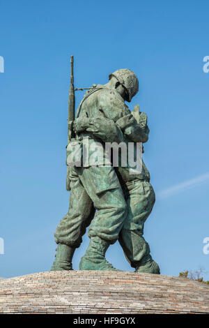 Statua di fratelli al Memoriale di guerra di Corea Museum di Seoul, Corea del Sud Foto Stock