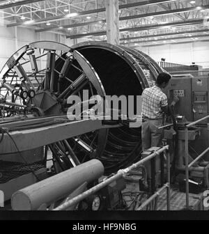 Un'immagine della collezione Atlas, raffigurante un velivolo militare storico con dettagli visibili della sua cabina di pilotaggio e del design della cellula. Foto Stock