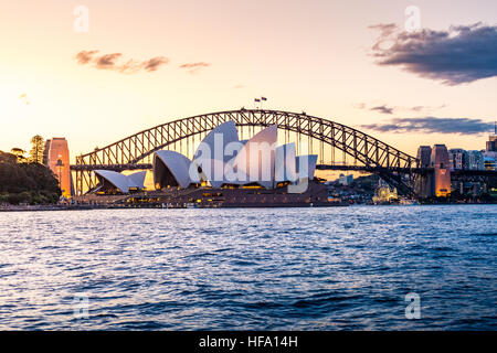 Sydney, lo skyline della citta' al tramonto, Australia Foto Stock