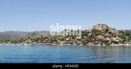 Porto di Kalekoy e Simena castello vicino Kekova island in Turchia Foto Stock