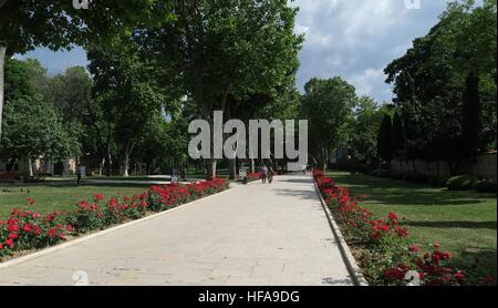 Parco al di fuori del Palazzo Topkapi ad Istanbul in Turchia Foto Stock