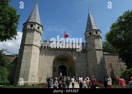 Il Topkapi Palace Museum di Istanbul - La porta di Salutation è l'ingresso principale Foto Stock