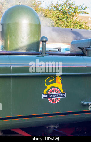 British Railways lion crest, GWR 6430 bauletto locomotiva del serbatoio, 1932, Nord Stazione Weald, Epping Ongar ferroviarie, Essex, Inghilterra Foto Stock