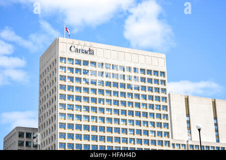 Ottawa, Canada - 2 Settembre 2016: Canada segno nella parte anteriore dell'edificio a Ottawa. Foto Stock