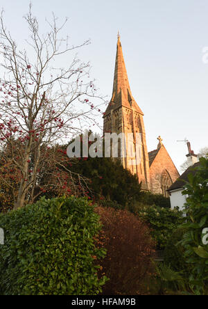 La slanciata guglia in pietra di San Marco, Chiesa Broadwater giù, Tunbridge Wells, Kent, Regno Unito Foto Stock