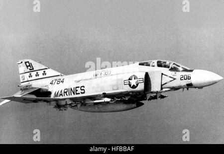 F-4J Phantom di VMFA-333 in volo 1972 Foto Stock