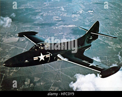 Grumman F9F-2 Panther in volo c1949 Foto Stock