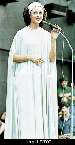 Miss America 1975 a bordo della USS John F. Kennedy (CV-67) 1975 Foto Stock