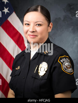 Ritratto ufficiale., Cap. Jacqueline Sanchez, vice capo, Base comune Anacostia-Bolling Dipartimento di Polizia, Navale del Distretto di Polizia di Washington, Washington D.C. Ritratto ufficiale., Cap. Jacqueline Sanchez, Base comune Anacostia-Bolling 150213-N-WY366-001 Foto Stock