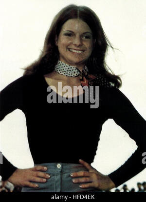 Shirley Cothran, Miss America 1975 a bordo della USS John F. Kennedy (CV-67) 1975 Foto Stock