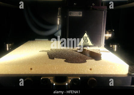 MedModeler costruisce modelli 3D su larga scala utilizzando i dati RM presso il National Naval Medical Center di Bethesda, consentendo a medici e chirurghi di studiare anatomia, ridurre gli interventi chirurgici probatori e creare dispositivi sostitutivi prima delle procedure. Foto Stock
