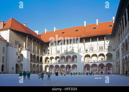 Cortile Castello Reale di Wawel Cracovia Polonia Foto Stock