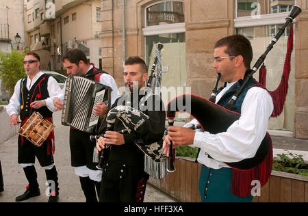 Musicisti tradizionali, la festa della Vergine di Monserrat, Monforte de Lemos, provincia di Lugo, regione della Galizia, Spagna, Europa Foto Stock