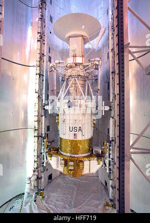 La missione di Magellano su Venere fu preparata dalla NASA per mappare la superficie di Venere usando il radar. Il veicolo spaziale è stato lanciato nel 1989 e ha fornito immagini dettagliate della superficie del pianeta, rivelando caratteristiche precedentemente sconosciute agli scienziati. Foto Stock