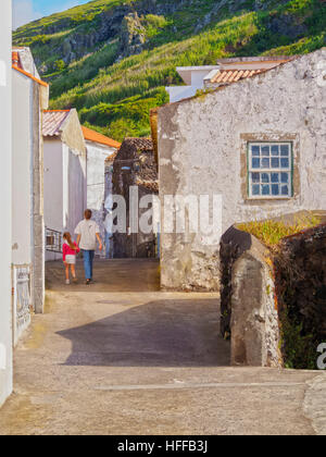 Portogallo Azzorre, Corvo, vista la Vila do Corvo. Foto Stock