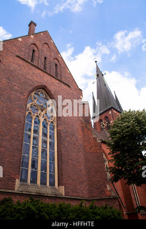 Germania, Haltern am See, San Sisto chiesa presso il mercato nella parte vecchia della città Foto Stock