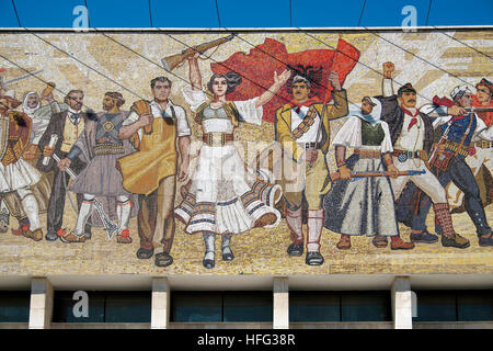 Mosaico a parete, Museo di Storia Nazionale, Tirana, Albania Foto Stock