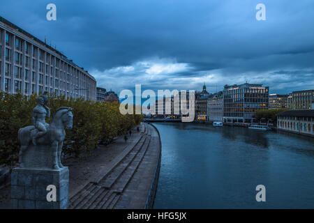 Giorno nuvoloso di Ginevra in Svizzera Foto Stock