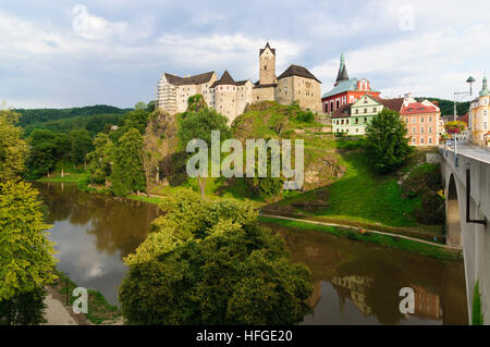 Loket (Elbogen): città vecchia, circondata dal fiume Ohre (Eger), , Karlovarsky, Karlsbader Regione, Regione di Karlovy Vary, ceco Foto Stock