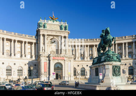 Wien, Vienna: Neue Burg (l'ala sud-est di Hofburg) con una statua del Principe Eugenio, Wien, Austria Foto Stock