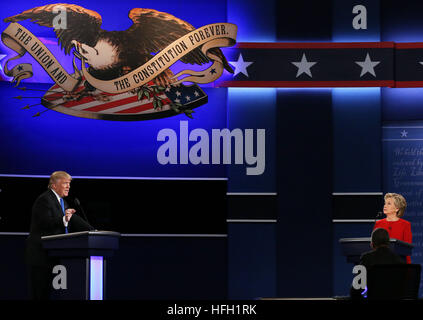 Pechino, USA. 26 Sep, 2016. Democrat Hillary Clinton (R) e il repubblicano Donald Trump frequentare il loro primo dibattito presidenziale in Hempstead di New York, Stati Uniti, Sett. 26, 2016. © Qin Lang/Xinhua/Alamy Live News Foto Stock