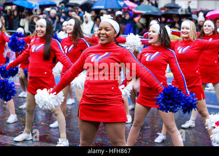 Westminster, Londra, Londra, UK, 1 gennaio 2017, gamma tutti American Cheerleaders Ballerini & spirito esecutori, Londra nuovi anni Parade Day 2017, Credit: Richard Soans/Alamy Live News Foto Stock