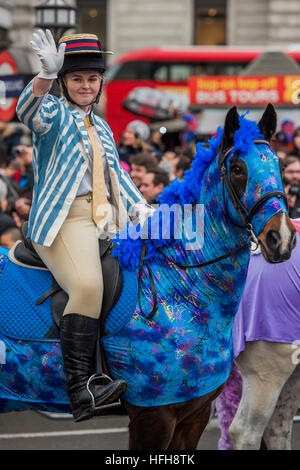 Londra, Regno Unito. 1a gen, 2017. I cavalli in fancy drees in Piccadilly Circus - La sfilata di capodanno passa attraverso il centro di Londra forma Piccadilly per Whitehall. Londra 01 Jan 2017 © Guy Bell/Alamy Live News Foto Stock