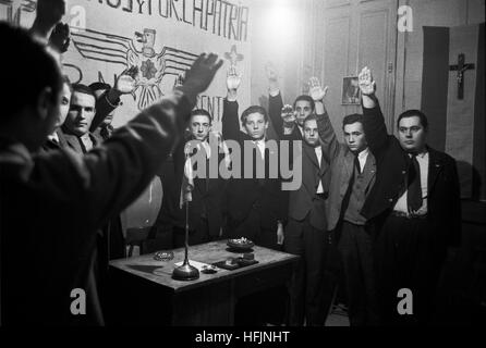 Membri della Guardia Restauradora Nacionalista, un gruppo di estrema destra in Argentina Foto Stock