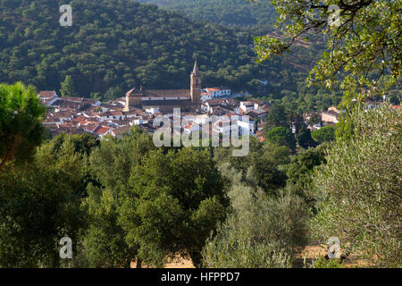 A Alajar villaggio dal Peña de Arias Montano Spagna Foto Stock