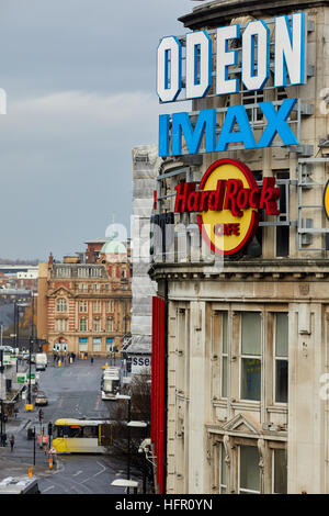 Manchester landmark view Urbis divertimenti Printworks venue cinema club ristoranti trova angolo di Con Grove Corporation Street city centre E Foto Stock