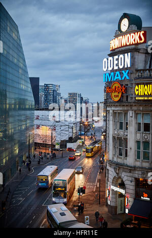 Manchester landmark view Urbis divertimenti Printworks venue cinema club ristoranti trova angolo di Con Grove Corporation Street city centre E Foto Stock