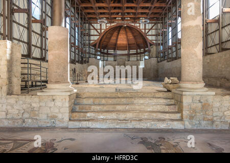 Villa Romana del Casale, Basilka e auditorium per un pubblico, il passaggio del grande caccia, il piccolo mosaico di suoneria Foto Stock