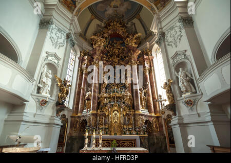 Altare Maggiore nella parrocchia cattolica dell Assunzione, 1748-1756 in stile tardo barocco, Ebbs, Distretto di Kufstein, Tirolo, Austria Foto Stock