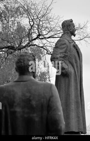 Statue del Giardino degli eroi caduti a Mosca, Russia Foto Stock